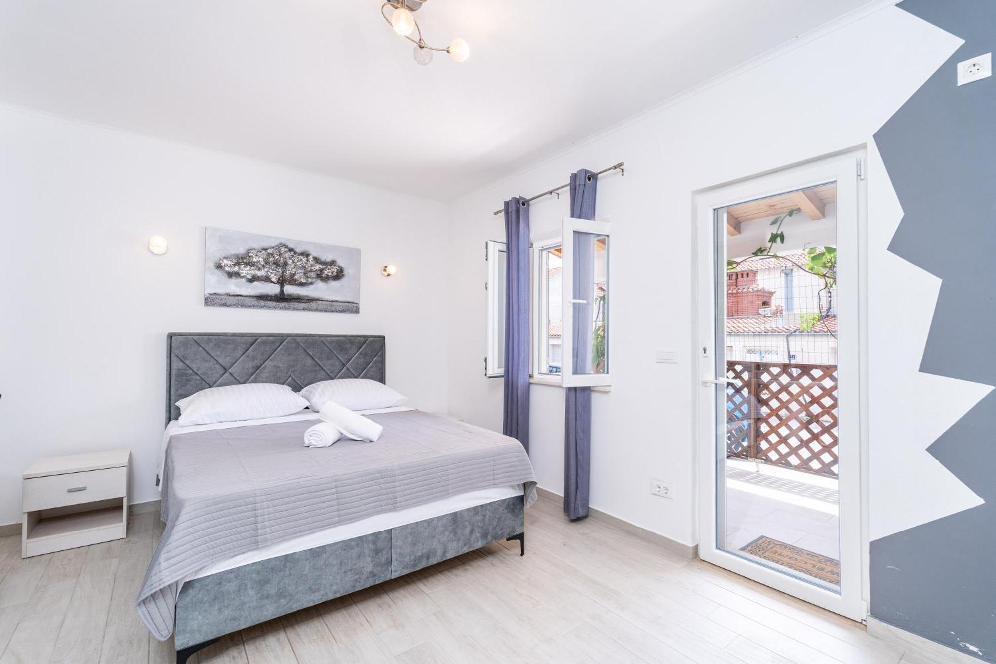 Feather Studio Apartment - Free Private Parking - Self Check-In Дубровник Екстериор снимка