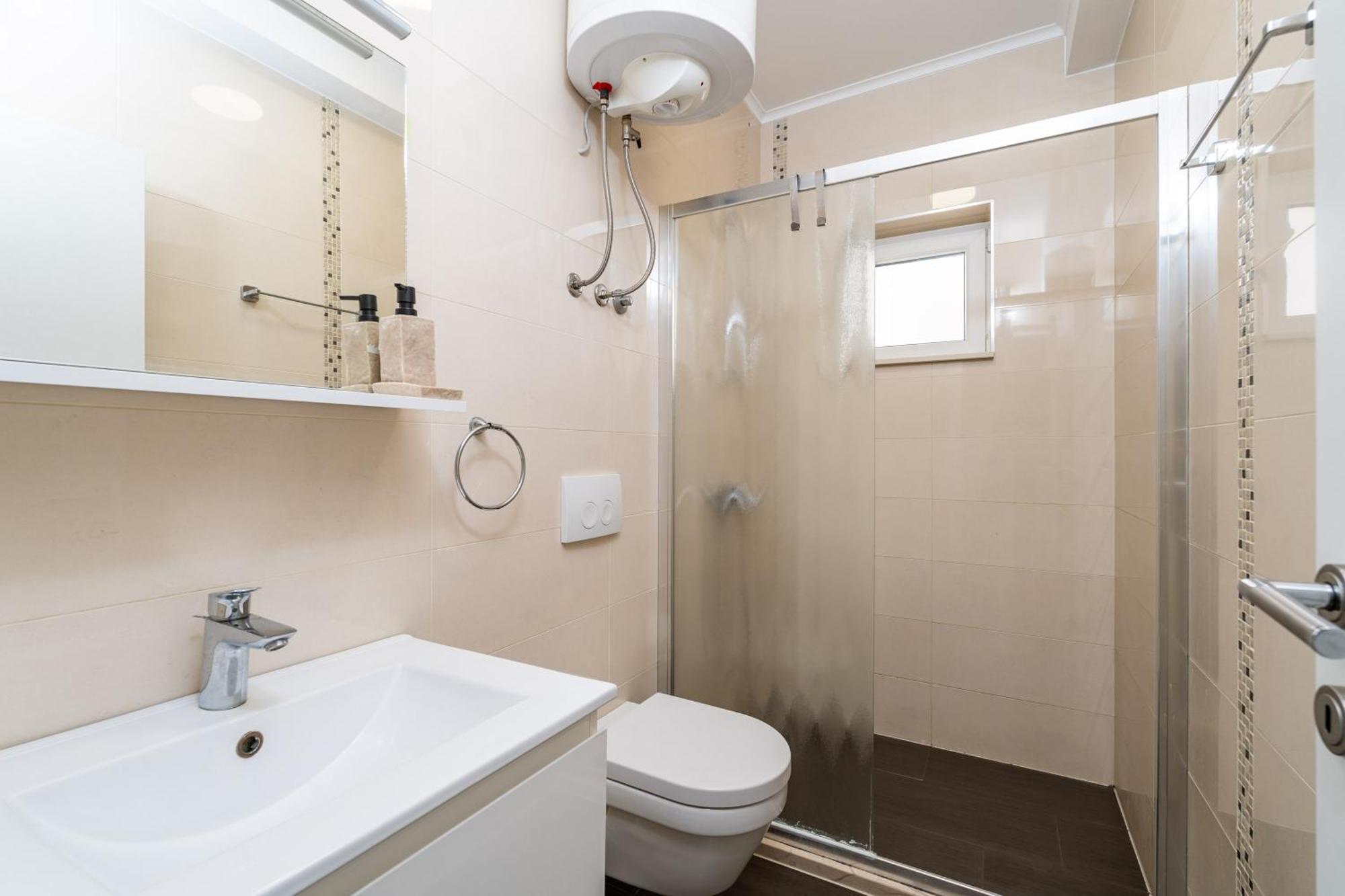 Feather Studio Apartment - Free Private Parking - Self Check-In Дубровник Екстериор снимка